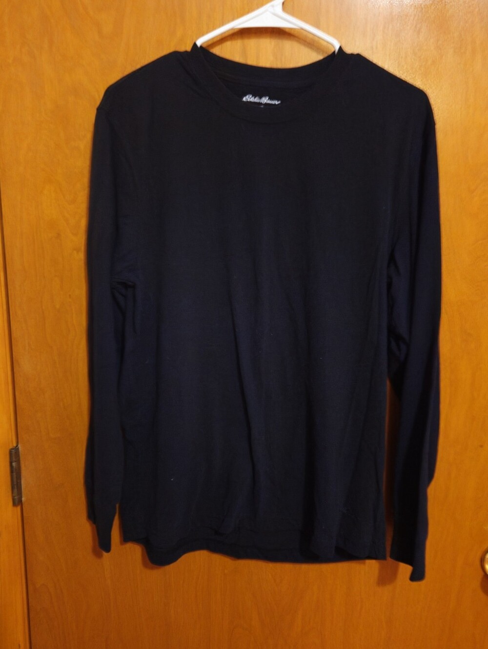 Eddie Bauer Women's Long-Sleeve Crewneck  Black Tee. Size M